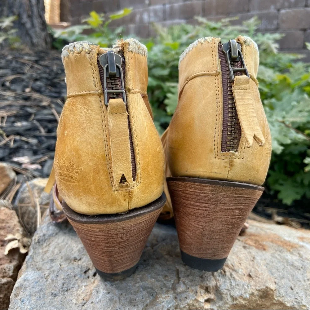 Junk Gypsy by Lane ⭐️NWOT Fringe Leather Archer Sandal/Boots - Picture 9 of 16